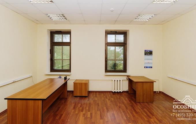 на Боровой улице, 18, площадь 1303 м