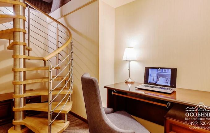 на улице Гашека, 12, площадь 1252 м