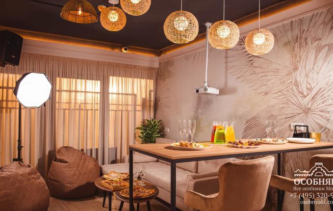 на площади Киевского Вокзала, 2, площадь 722 м