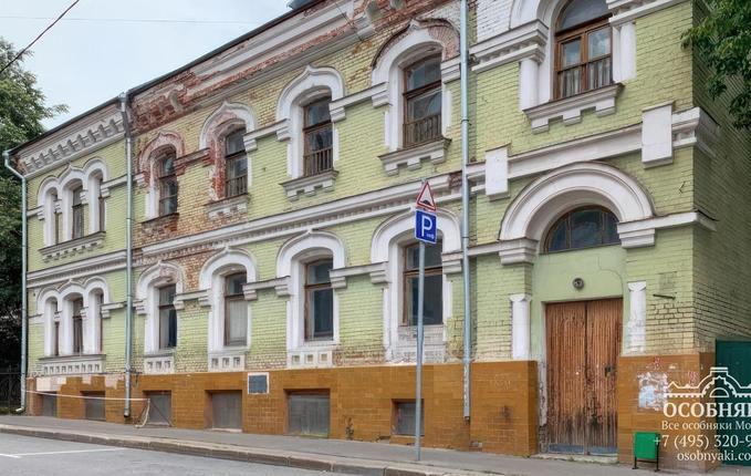 в Большом Предтеченском переулке, 10, площадь 777 м