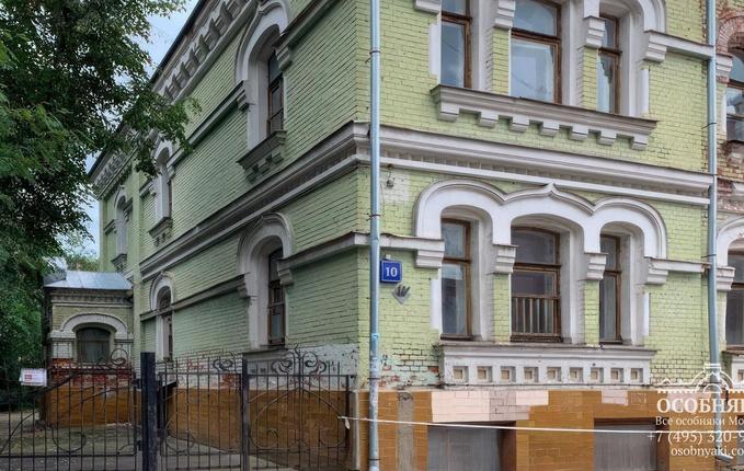 в Большом Предтеченском переулке, 10, площадь 777 м