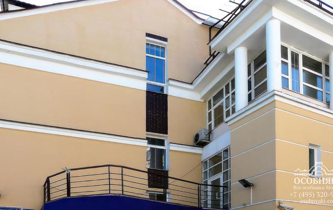 в Наставническом переулке, 1, площадь 1208 м