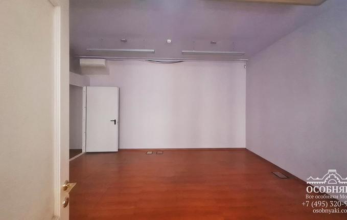 в Кривоарбатском переулке, 13, площадь 514 м