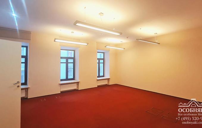 в Кривоарбатском переулке, 13, площадь 514 м