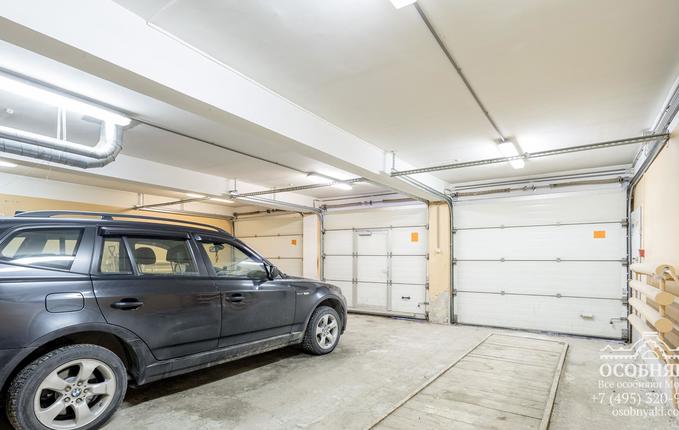 в Скатертном переулке, 14, площадь 1368 м