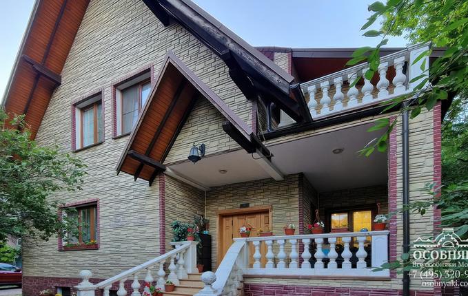 на улице Сурикова, 12, площадь 560 м