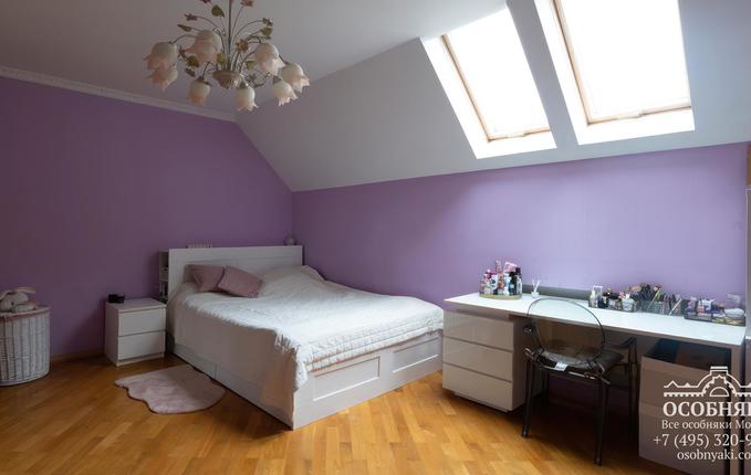 на улице Сурикова, 12, площадь 560 м