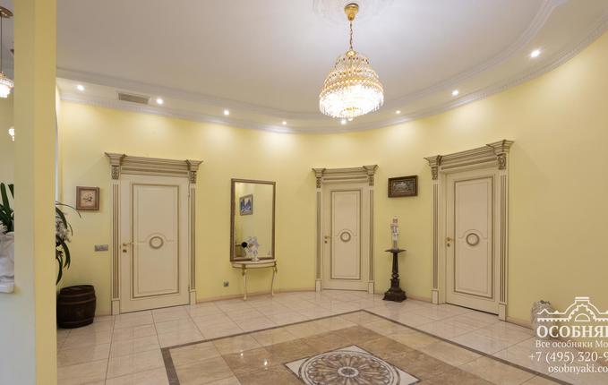 на улице Сурикова, 12, площадь 560 м