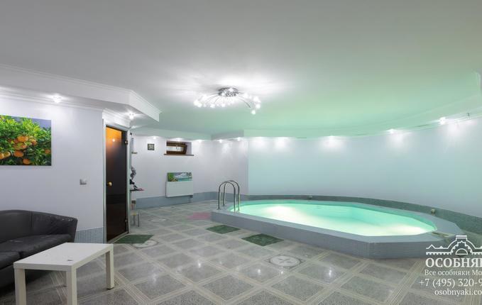 на улице Сурикова, 12, площадь 560 м