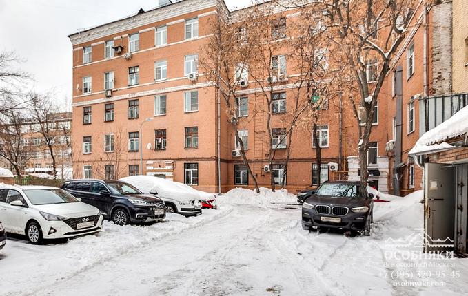 в 6-м Монетчиковском переулке, 8, площадь 1312 м