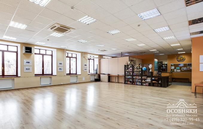 в 6-м Монетчиковском переулке, 8, площадь 1312 м