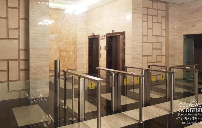 в Яковоапостольском переулке, 12, площадь 10340 м