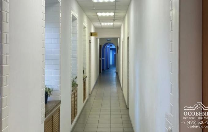 в Большом Знаменском переулке, 2, площадь 286 м