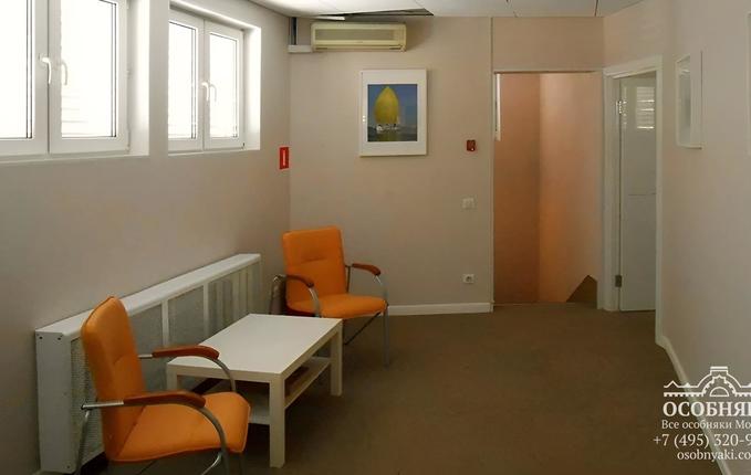 в Большом Знаменском переулке, 2, площадь 286 м