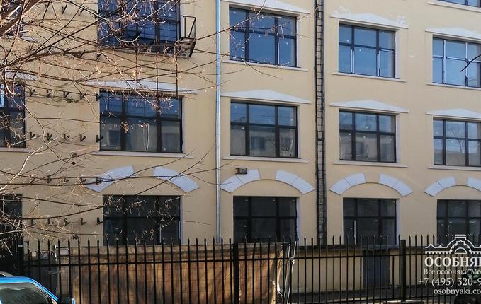 в Малом Каретном переулке, 11, площадь 3800 м