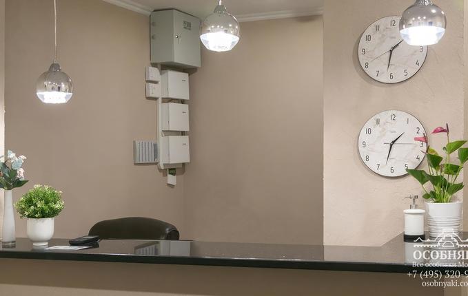 в Расторгуевском переулке, 4, площадь 1648 м