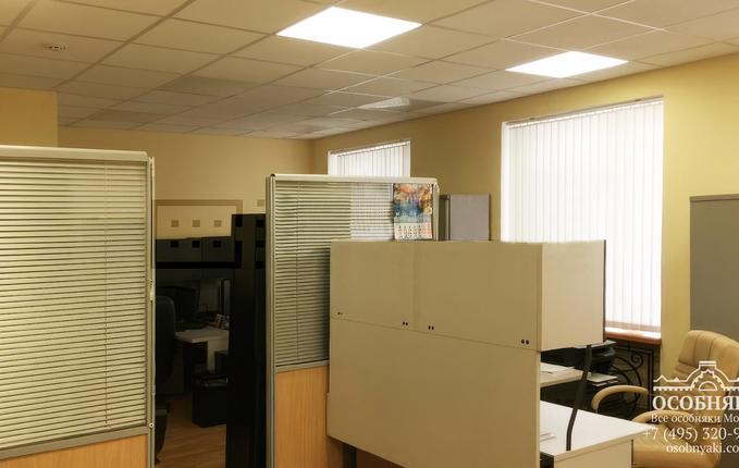 в Расторгуевском переулке, 4, площадь 1648 м