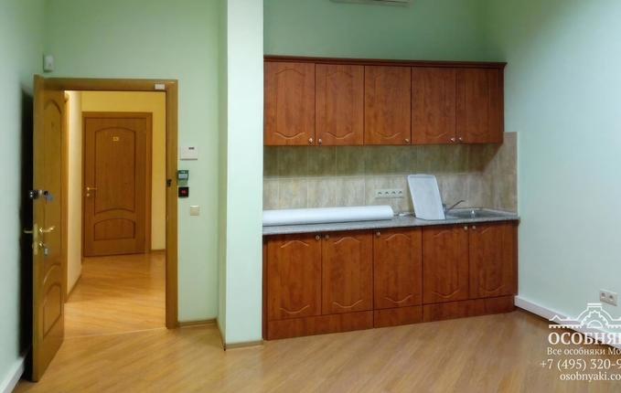 на Троицкой, 7, площадь 1260 м