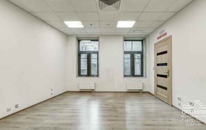 в Вознесенском переулке, 11, площадь 980 м