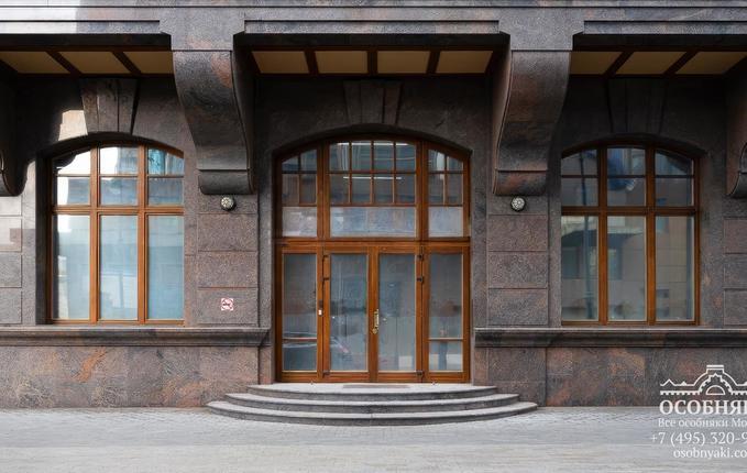 в Турчаниновом переулке, 2А, площадь 2700 м