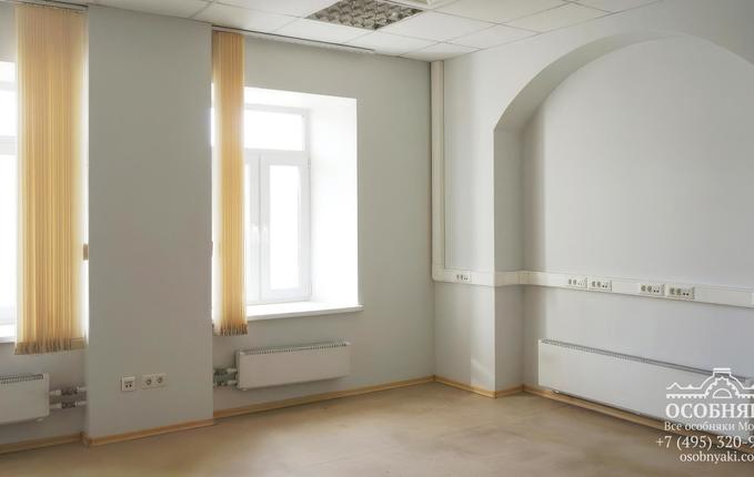 на Озерковской набережной, 12, площадь 959 м