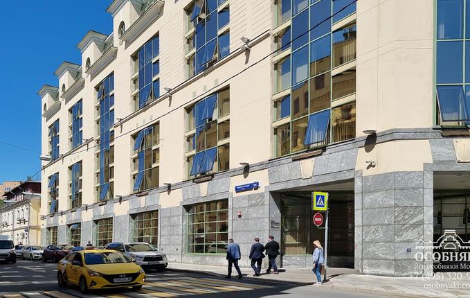 на улице Тимура Фрунзе, 24, площадь 8142 м