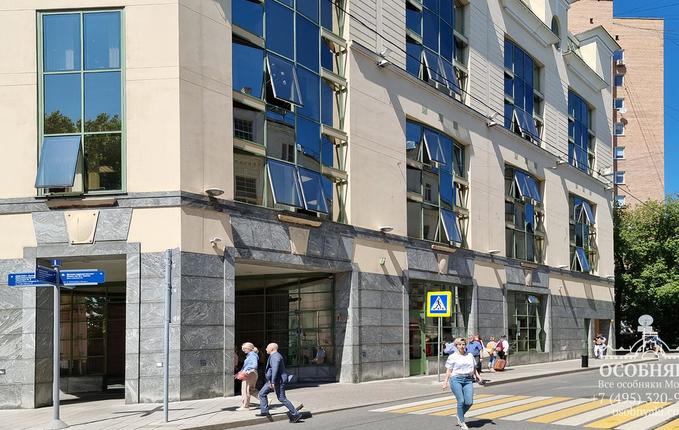 на улице Тимура Фрунзе, 24, площадь 8142 м