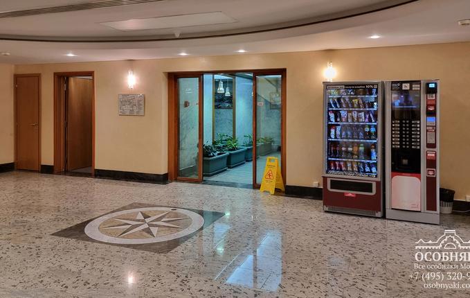 на улице Тимура Фрунзе, 24, площадь 8142 м