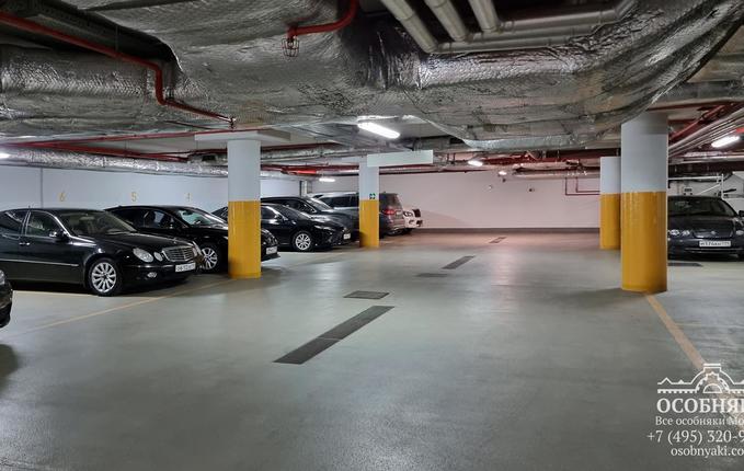 на улице Тимура Фрунзе, 24, площадь 8142 м