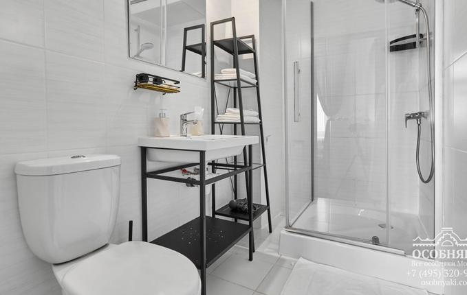 в Старопименовском переулке, 11с2, площадь 688 м