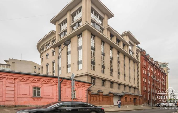 в 1-м Голутвинском переулке, 1, площадь 3254 м