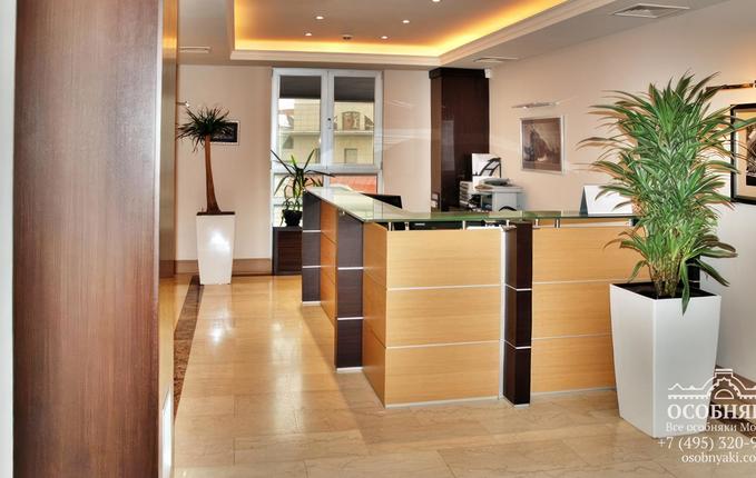 в 1-м Голутвинском переулке, 1, площадь 3254 м