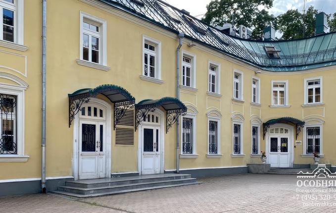 в Подсосенском переулке, 26, площадь 1490 м