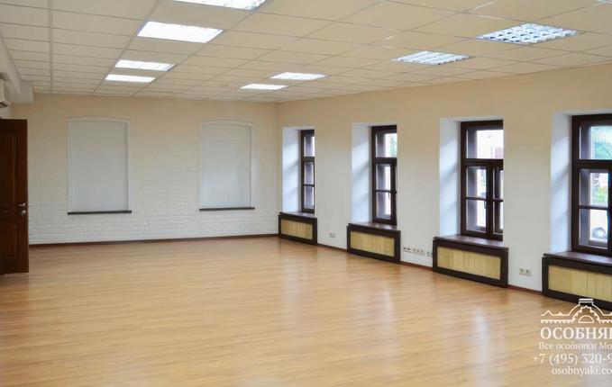 на улице Сергия Радонежского, 13, площадь 1302 м