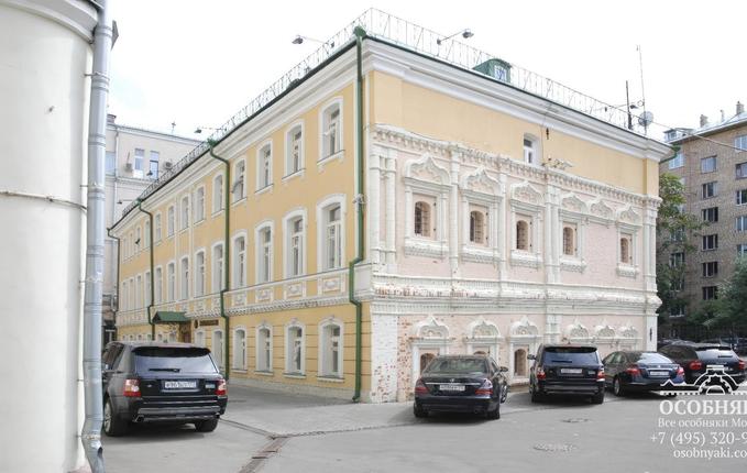 на Раушской набережной, 22, площадь 1200 м