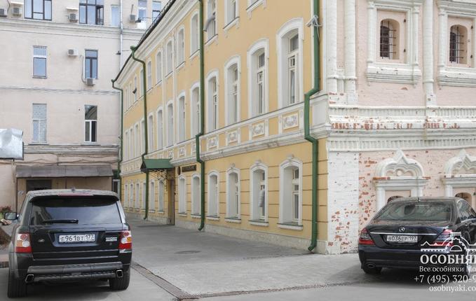 на Раушской набережной, 22, площадь 1200 м