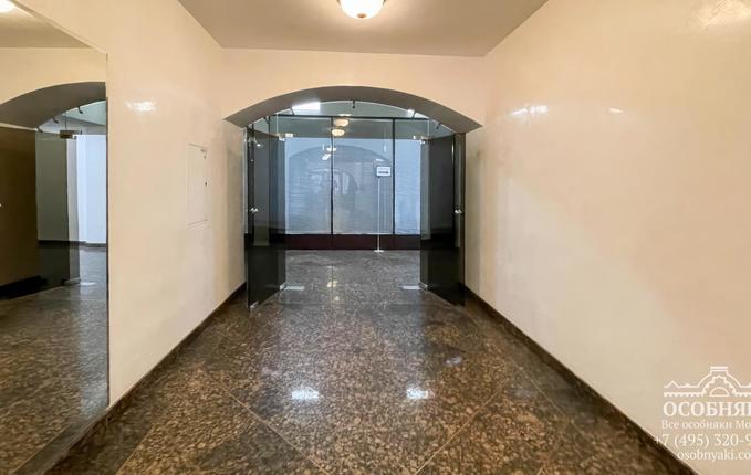 во 2-м Казачьем переулке, 11, площадь 5058 м