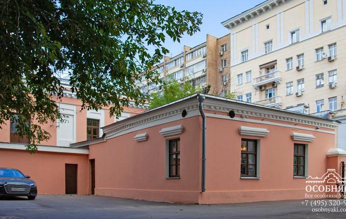 на Садовнической улице, 56, площадь 1349 м