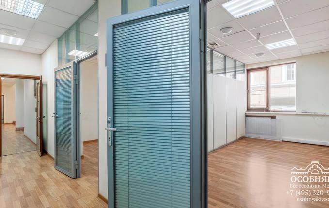 в Большом Николопесковском переулке, 13, площадь 1017 м