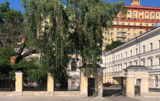 на Садовнической улице, 41с1, площадь 900 м