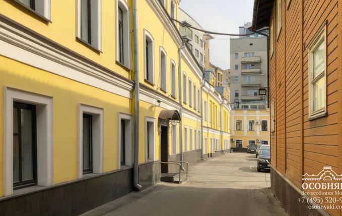 в Вознесенском переулке, 20, площадь 747 м