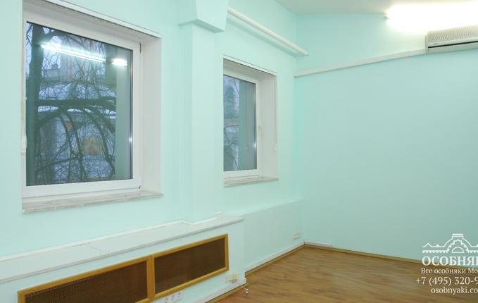 в Вознесенском переулке, 20, площадь 747 м