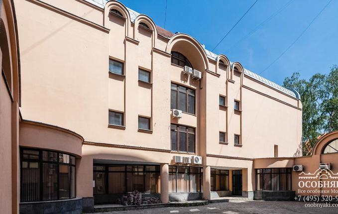 в Просвирином переулке, 6, площадь 2230 м