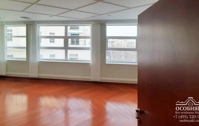 на Остоженке, 28, площадь 2707 м