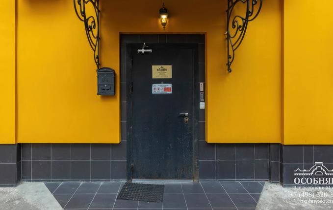 на Озерковской набережной, 8, площадь 550 м