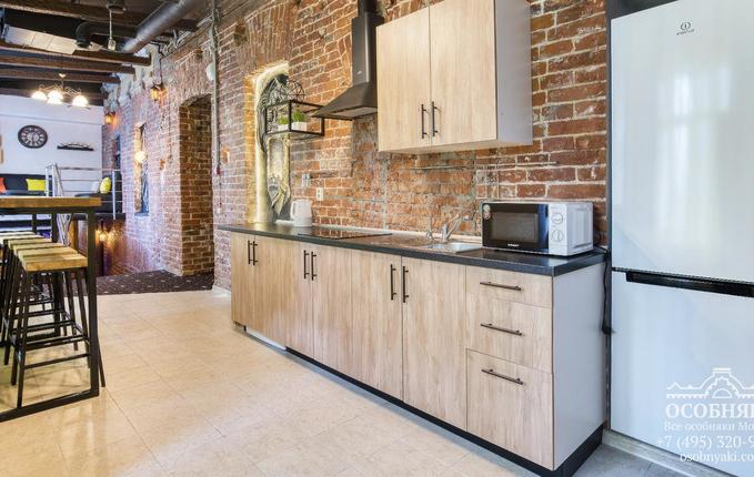 на Озерковской набережной, 8, площадь 550 м