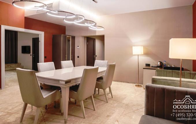 в Милютинском переулке, 2, площадь 1731 м