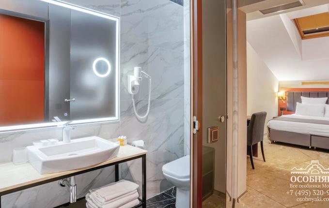 в Милютинском переулке, 2, площадь 1731 м