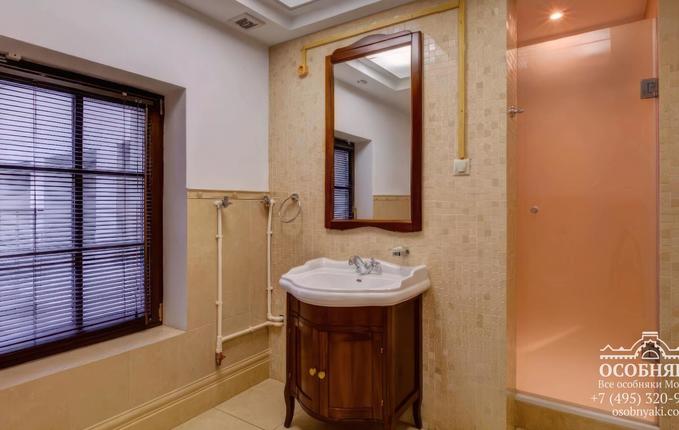 на Большой Ордынке, 48, площадь 1530 м