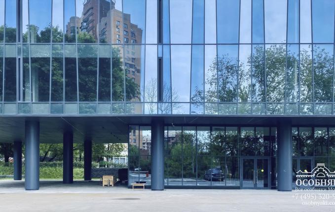 на Нежинской улице, 13А, площадь 2456 м